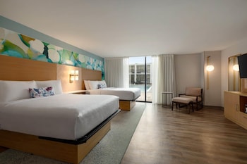 Room, 2 Queen Beds, Accessible, Non Smoking (Mobility, Bathtub w/ Grab Bars)