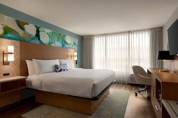 Room, 1 King Bed, Accessible, Non Smoking (Mobility, Bathtub w/ Grab Bars)