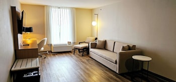 Executive Suite, 1 King Bed, Non Smoking