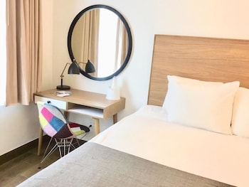 Standard Room, 1 Queen Bed