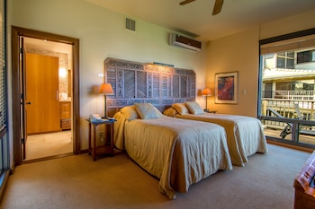 Villa, 2 Bedrooms, Oceanfront (Bay 27B2 Gold 2.5 bath)