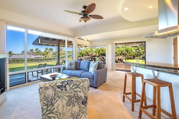 Villa, 1 Bedroom, Oceanfront (Bay 19G5 Gold 1.5 Bath)