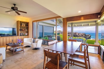 Villa, 1 Bedroom, 2 Bathrooms, Oceanfront (Bay 27G3 Gold)