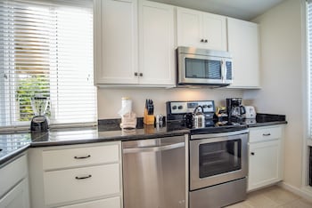 Villa, 1 Bedroom, 2 Bathrooms, Oceanfront (Bay 4G5)