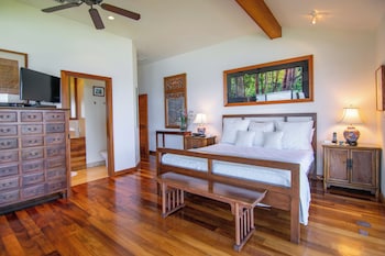 Villa, 1 Bedroom, 2 Bathrooms, Oceanfront (Bay 27G3 Gold)