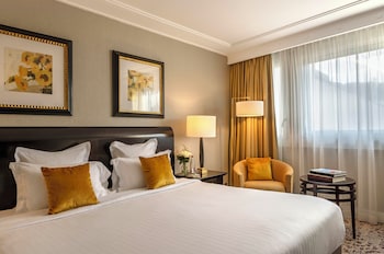 Deluxe Suite, Terrace (Montaigne)