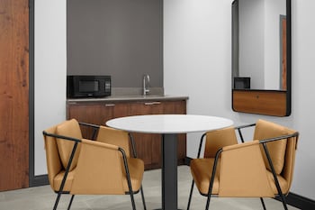 Suite, 1 Bedroom, Hearing Accessible (Accessible Bathtub)