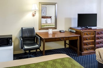 Standard Room, 2 Queen Beds, Non Smoking