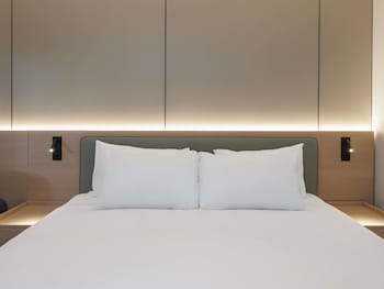 Classic Room, 1 Queen Bed