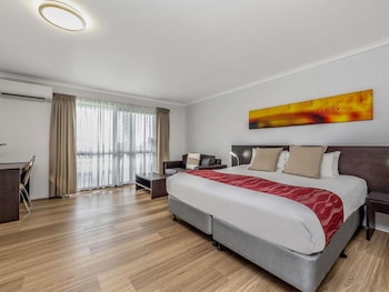 Deluxe Room, 1 King Bed
