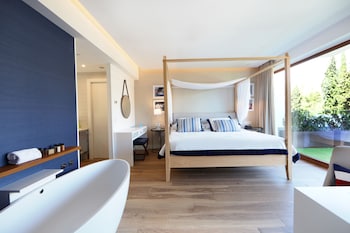 Suite, Terrace (Golf Oasis, Private Pool & VIP Lounge)