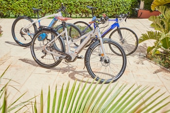 Standard Double Room, Balcony (Cycling Package - no bicycle)