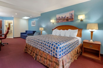 Suite, 1 King Bed with Sofa bed, Non Smoking