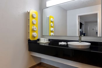 Standard Room, 2 Queen Beds, Accessible, Non Smoking