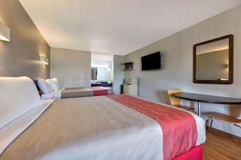 Standard Room, 2 Queen Beds, Smoking
