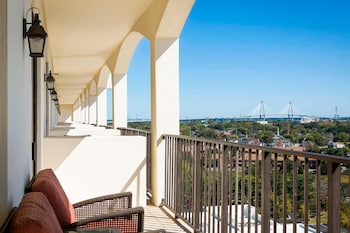 Room, 1 King Bed, River View (Balcony)