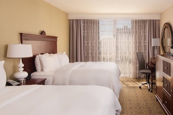 Room, 2 Queen Beds (Mobility/Hearing Access, Roll-In Shwr)