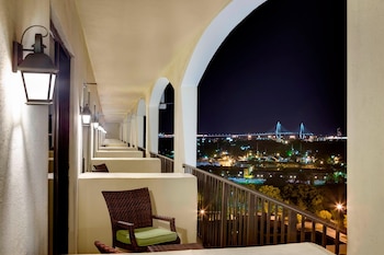 Room, 1 King Bed, River View (Balcony)