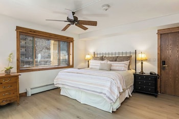 Room, 4 Bedrooms (Platinum, 4 Bathrooms)