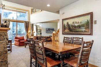 Condo, 3 Bedrooms, 2 Bathrooms (Gold)