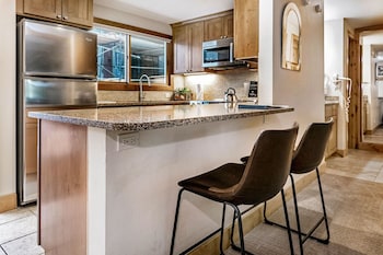 Condo (Platinum Studio)