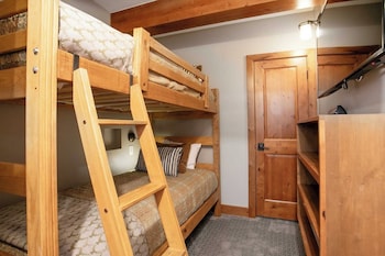 Condo, 2 Bedrooms, 2 Bathrooms (Diamond 900 Square Feet)
