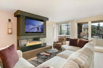 Condo, 2 Bedrooms, 2 Bathrooms (1000 Square Foot Condominium)