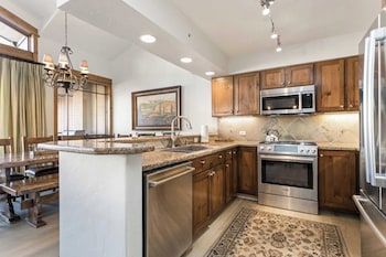Room, 4 Bedrooms (Platinum, 4 Bathrooms)