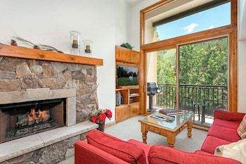 Room, 3 Bedrooms, 2 Bathrooms (Platinum)