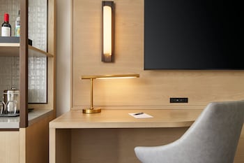 Deluxe Room, 1 King Bed