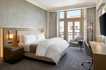 Deluxe Room, 1 King Bed