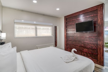 Deluxe Suite, 1 King Bed
