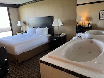 Suite, 1 King Bed, Non Smoking