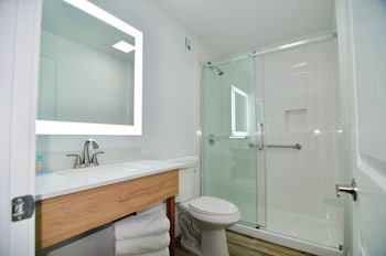 Studio, 2 Double Beds