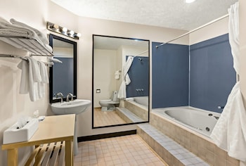 Suite, 1 King Bed, Non Smoking