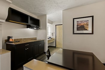 Room, 1 King Bed, Non Smoking