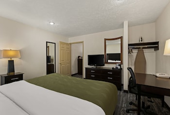 Suite, 1 King Bed, Non Smoking