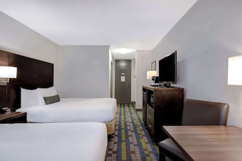 Room, 2 Queen Beds, Non Smoking (Ground Floor)