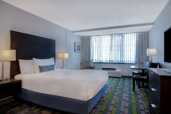 Standard Room, 1 Queen Bed