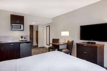 Superior Room, 1 Queen Bed, Non Smoking, Pool View