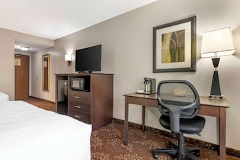 Standard Room, 2 Queen Beds, Non Smoking, Refrigerator & Microwave