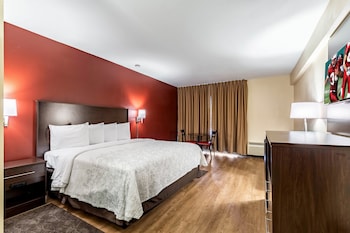 Deluxe Room, 1 King Bed, Accessible (Roll-In Shower, Smoke Free)