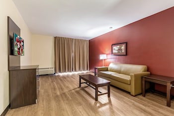 Suite, 1 King Bed (Smoke Free)