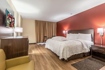 Premium Room, 1 King Bed (Upgraded Bedding & Snack, Smoke Free)