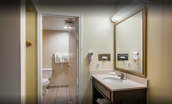 Classic Studio Suite, 1 King Bed, Non Smoking, Kitchen