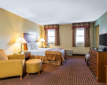 Suite, Multiple Beds, Accessible, Non Smoking (Efficiency)