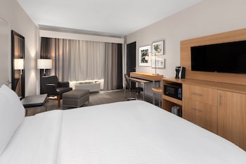 Standard Room, 1 Queen Bed, Accessible (Communications)