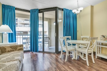 Suite, 2 Queen Beds, Pool View (Sideview 1 Bedroom Suite w/ 2 Queen B)