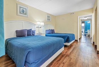 Suite, 2 Queen Beds, Pool View (Sideview 1 Bedroom Suite w/ 2 Queen B)