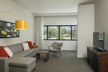 Executive Suite, 1 Bedroom, Partial Ocean View